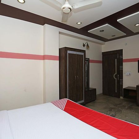 马图拉 Sheel Gopal Vision酒店 外观 照片