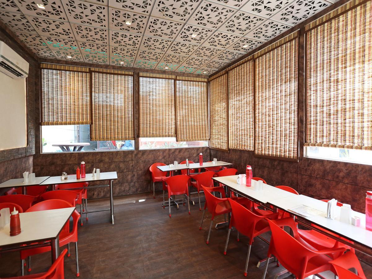 马图拉 Sheel Gopal Vision酒店 外观 照片
