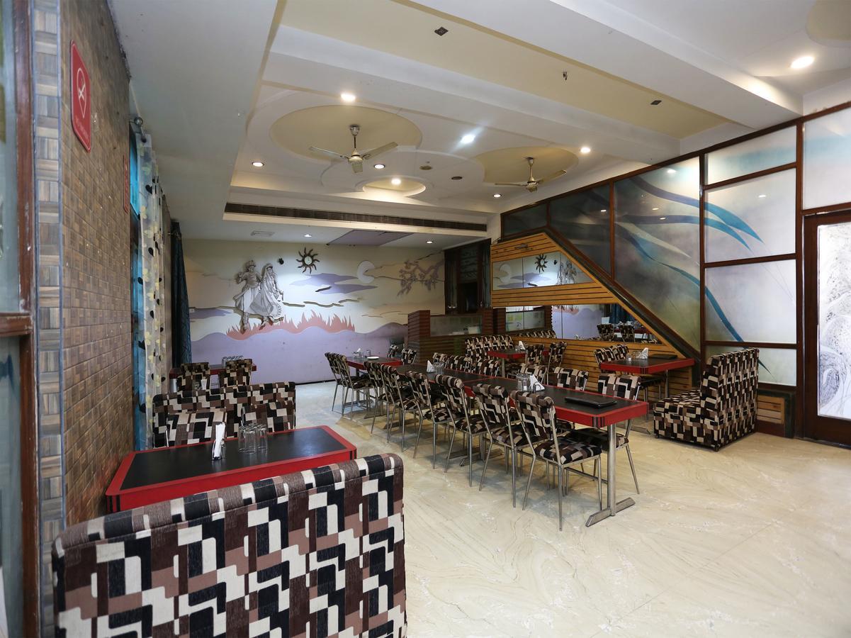 马图拉 Sheel Gopal Vision酒店 外观 照片