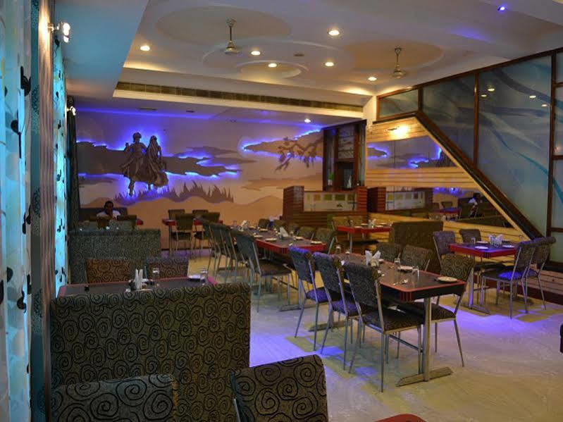 马图拉 Sheel Gopal Vision酒店 外观 照片